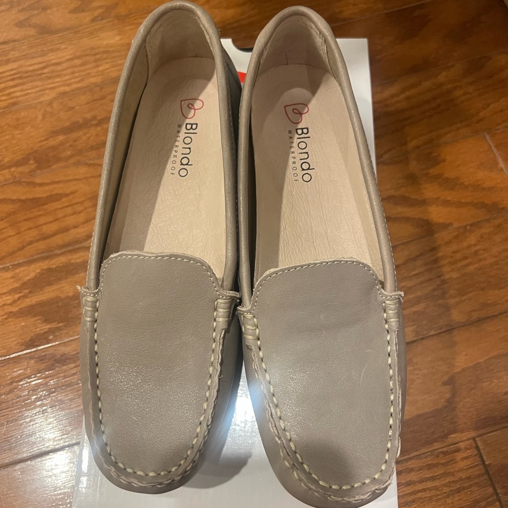 Blondo Women's Gray Loafers